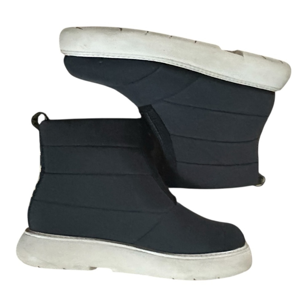 TOMS Puffer Black Repreve Matte Woven Pull-on Womens Casual Size 9